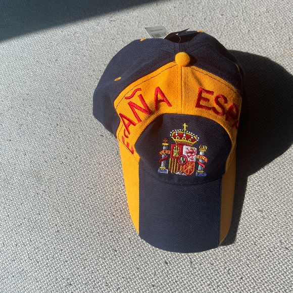 #99 NWT Navy and yellow Spain Baseball hat / cap, never worn - Picture 2 of 6